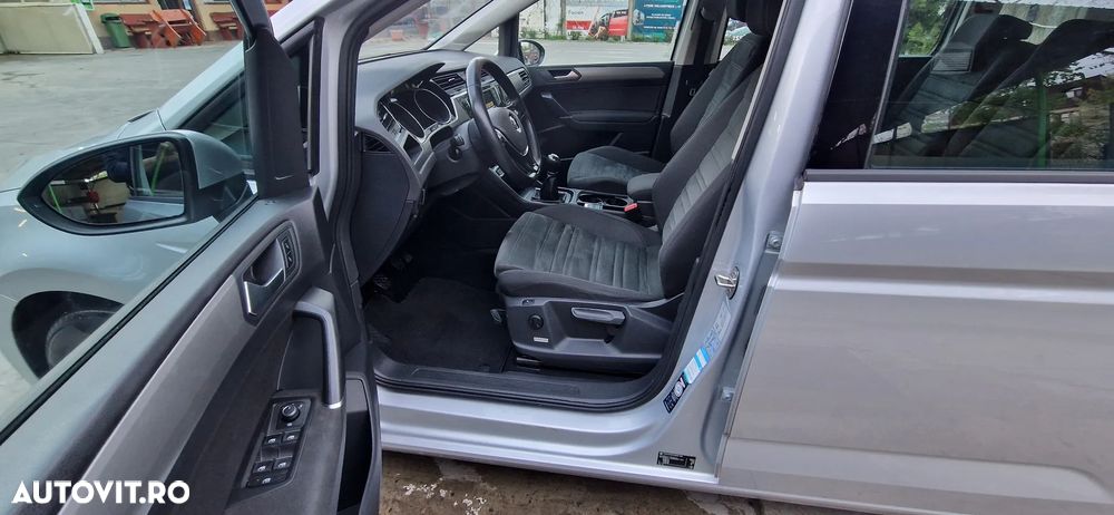 Volkswagen Touran 2.0 TDI SCR UNITED - 10
