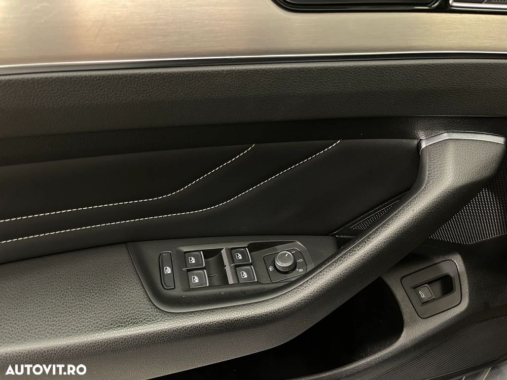 Volkswagen Passat 2.0 TDI DSG Highline - 22