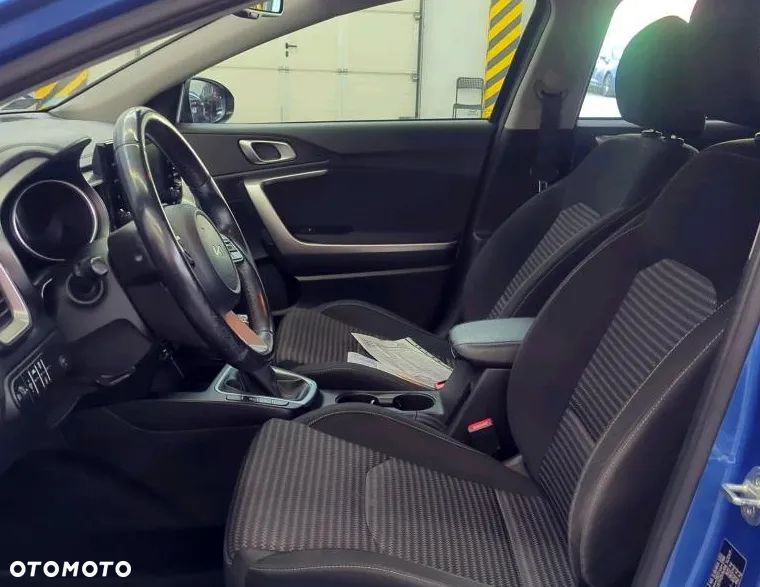 Kia Ceed 1.5 T-GDI M - 8