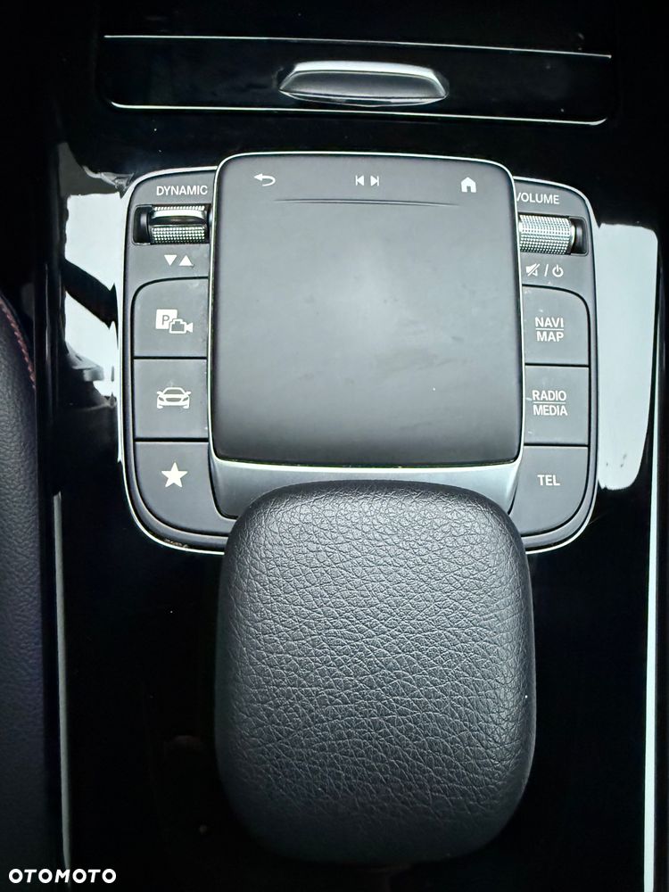 Mercedes-Benz CLA 180 7G-DCT Edition AMG Line - 33