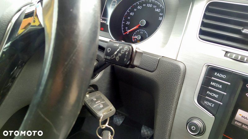 Volkswagen Golf - 24