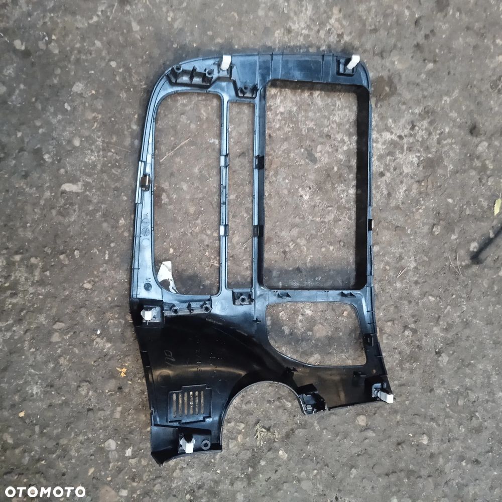 Ramka radia Outlander III 8002B - 3