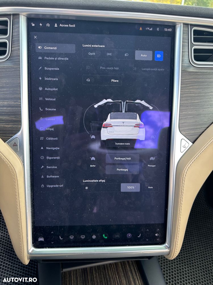 Tesla Model X - 9