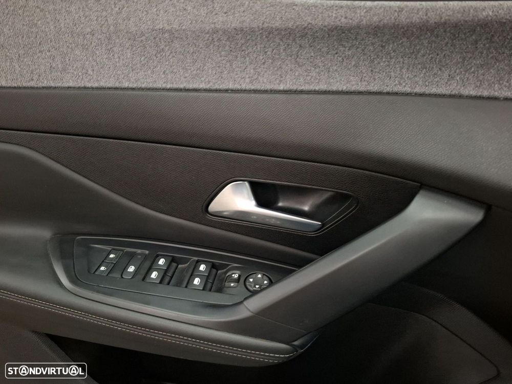 Peugeot 308 1.2 PureTech Allure Pack - 24