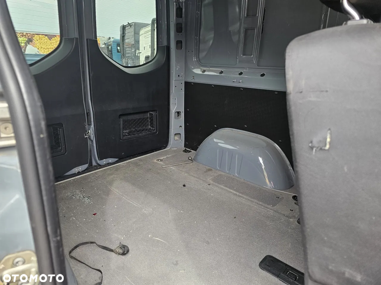 Mercedes-Benz Sprinter - 10