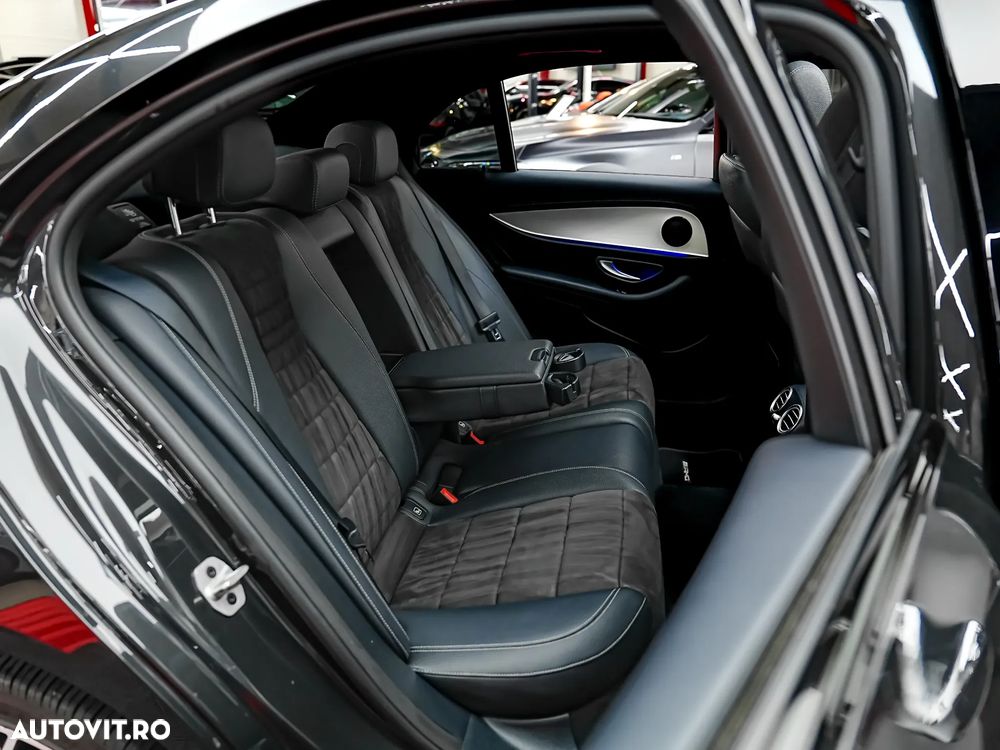 Mercedes-Benz E 300 de 9G-TRONIC AMG Line - 12