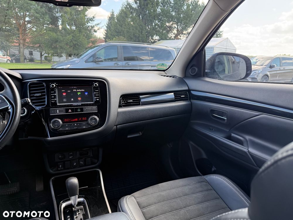 Mitsubishi Outlander 2.0 4WD CVT Diamant Edition+ - 16