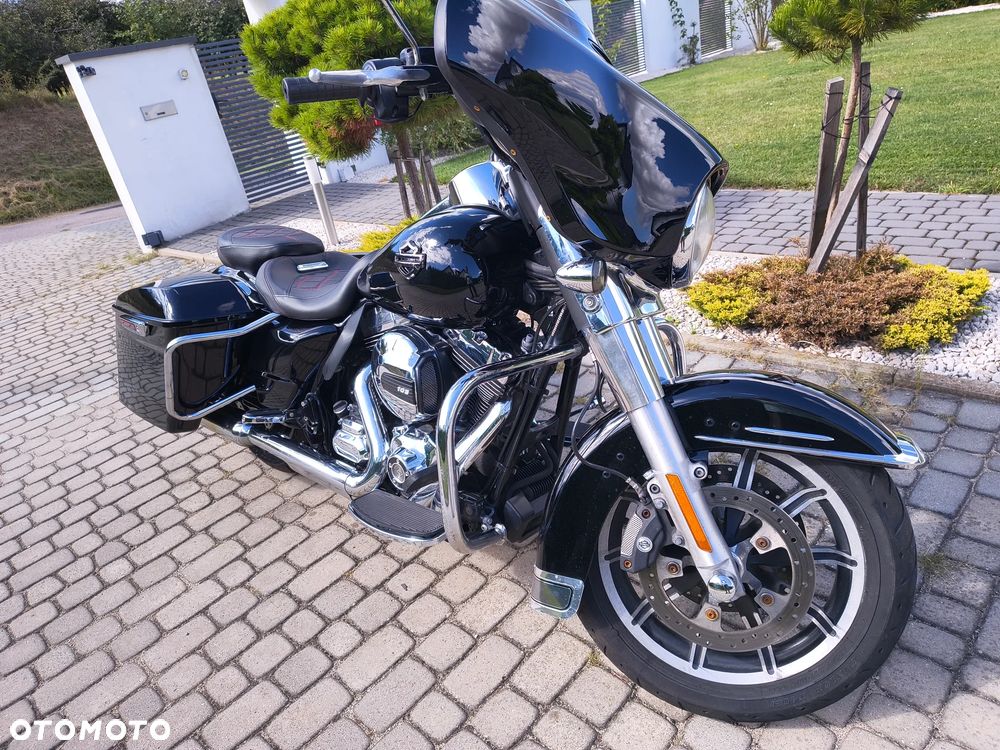 Harley-Davidson Touring Street Glide - 12