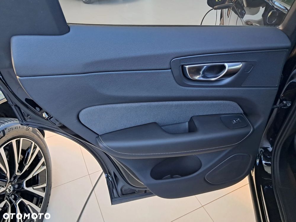 Volvo XC 60 T6 Plug-In Hybrid AWD Ultra Black Edition - 15
