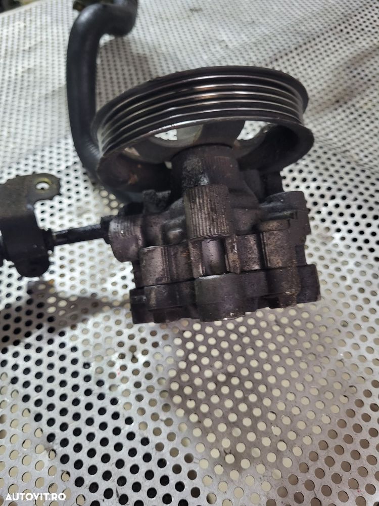 Pompa Servo Servodirectie Toyota Avensis T25 2.0 Diesel An 2004-2005-2006-2007-2008 Dezmembrez Toyota Avensis T25 An 2003-2004-2005-2006-2007-2008 2.0 Diesel Motor D4D 116 Cai - 5