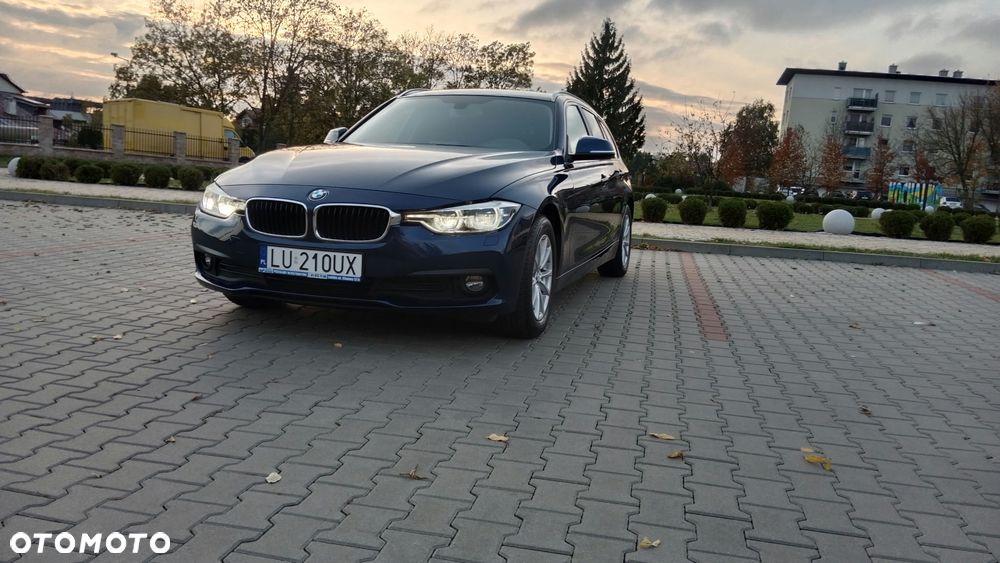 2019 BMW Seria 3, photograph 4