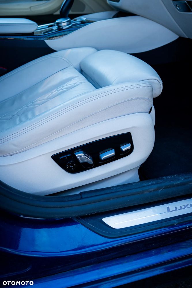 BMW Seria 5 530d xDrive Sport Line - 32