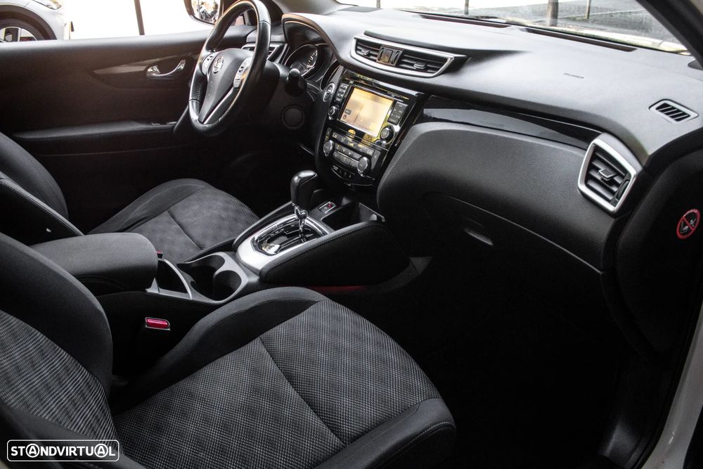 Nissan Qashqai 1.2 DIG-T Xtronic N-Connecta - 26