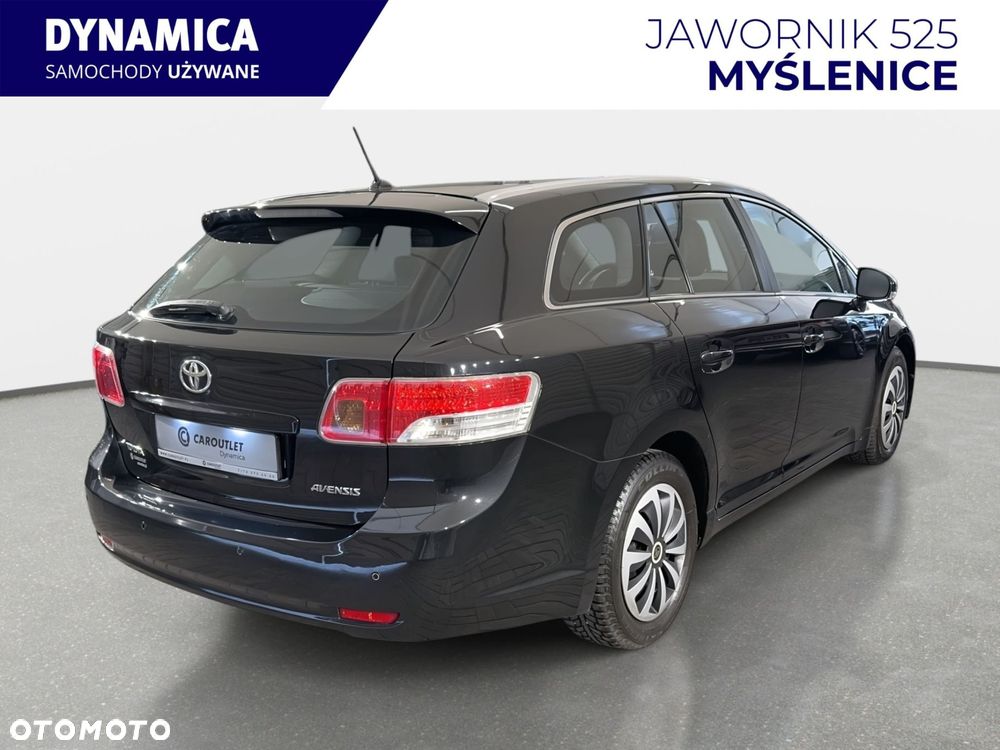 Toyota Avensis - 8