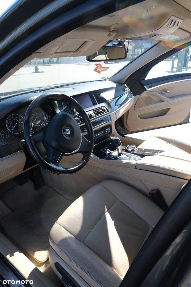 BMW Seria 5 535i xDrive Sport-Aut Luxury Line - 13