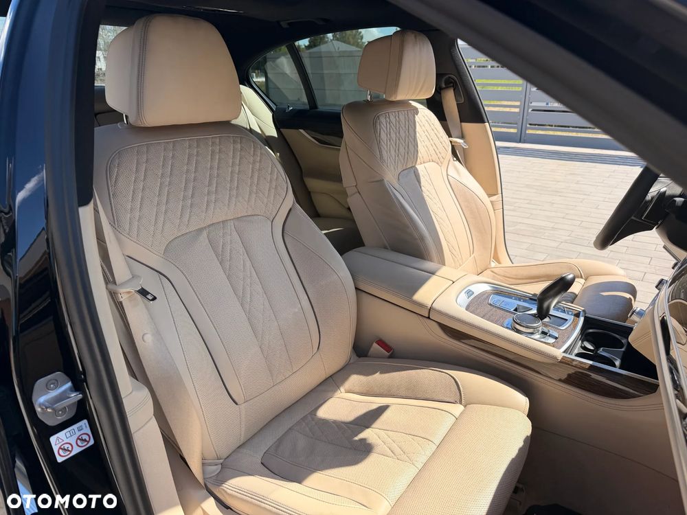 BMW Seria 7 740d xDrive - 14