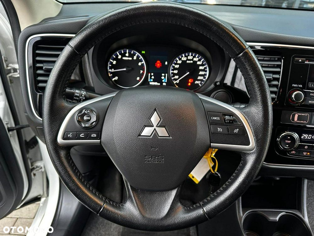 Mitsubishi Outlander 2.0 2WD Invite - 19