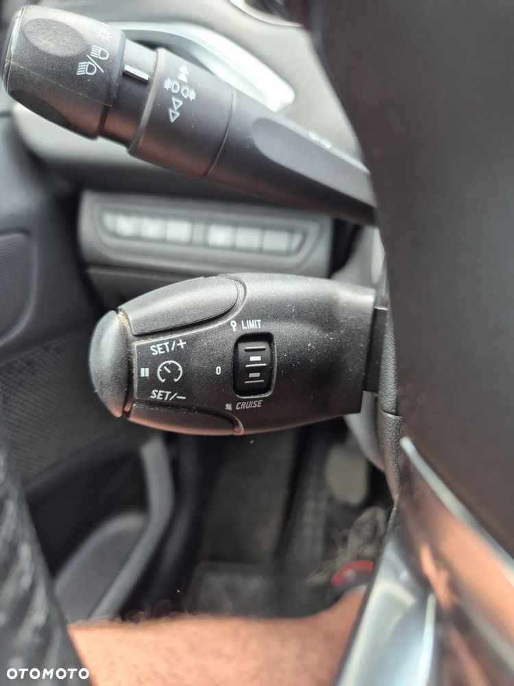 Peugeot 208 1.2 PureTech Style - 19