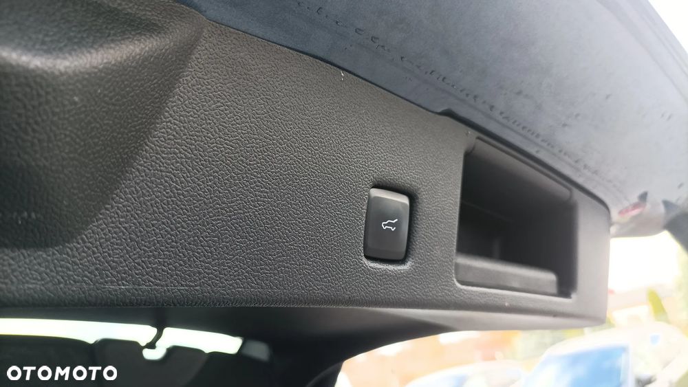 Ford Kuga 2.5 FHEV FWD ST-Line - 12