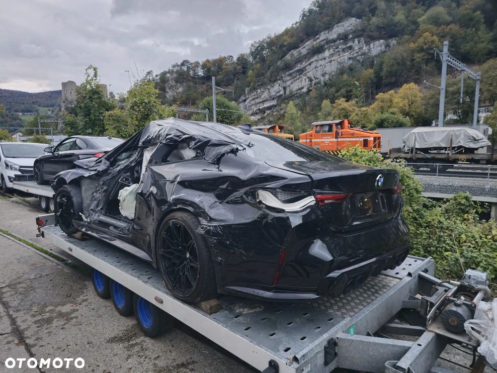 BMW M4 Competition - 4