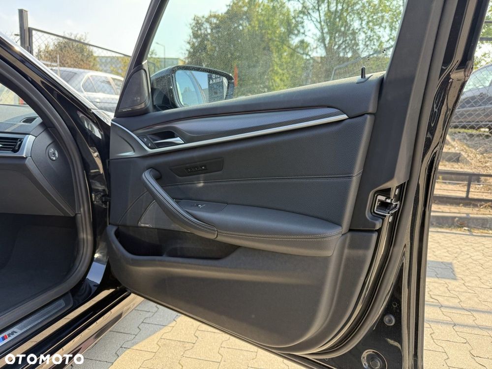 BMW Seria 5 530e M Sport sport - 26