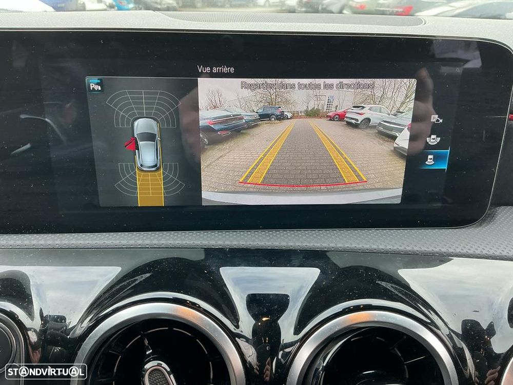 Mercedes-Benz A 250 e AMG Line - 8