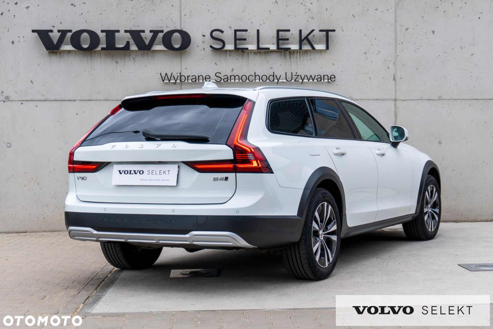 Volvo V90 Cross Country - 4