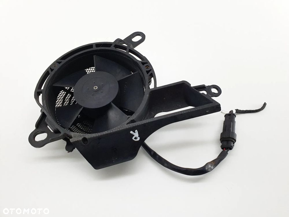 WENTYLATOR CHLODNICY WIATRAK  DUCATI DIAVEL - 2