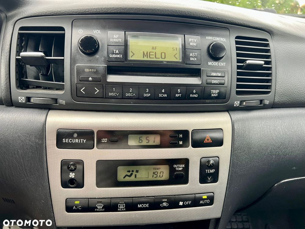 Toyota Corolla - 25