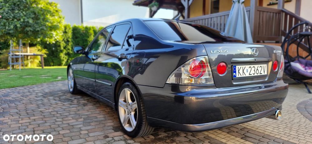 Lexus IS 200 - 9