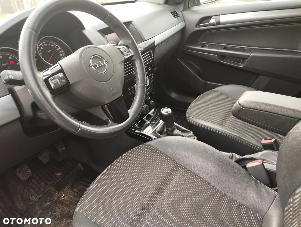 Opel Astra 1.7 CDTI ecoFLEX - 28