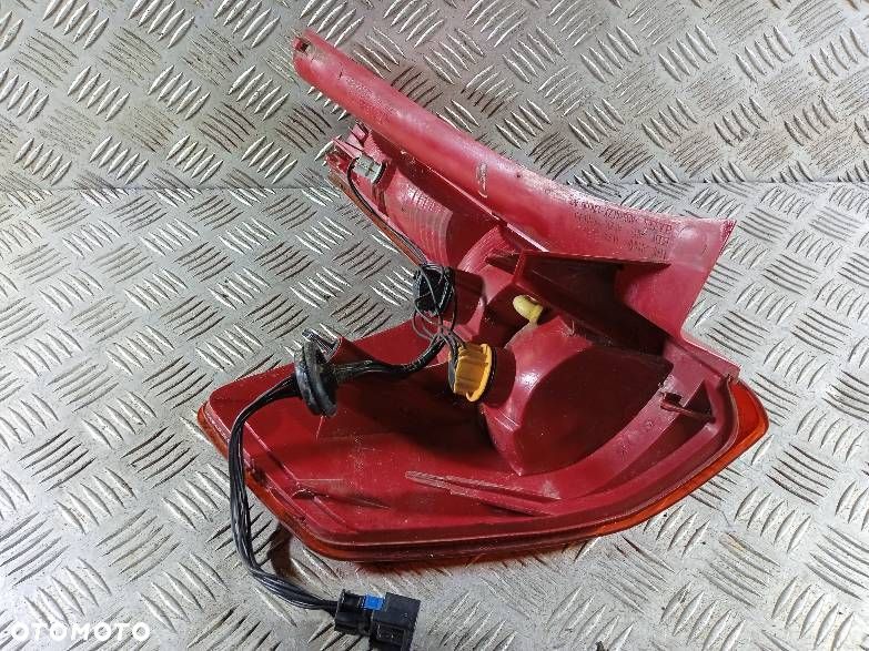 LAMPA PRAWA TYLNA CITROEN C4 - 2