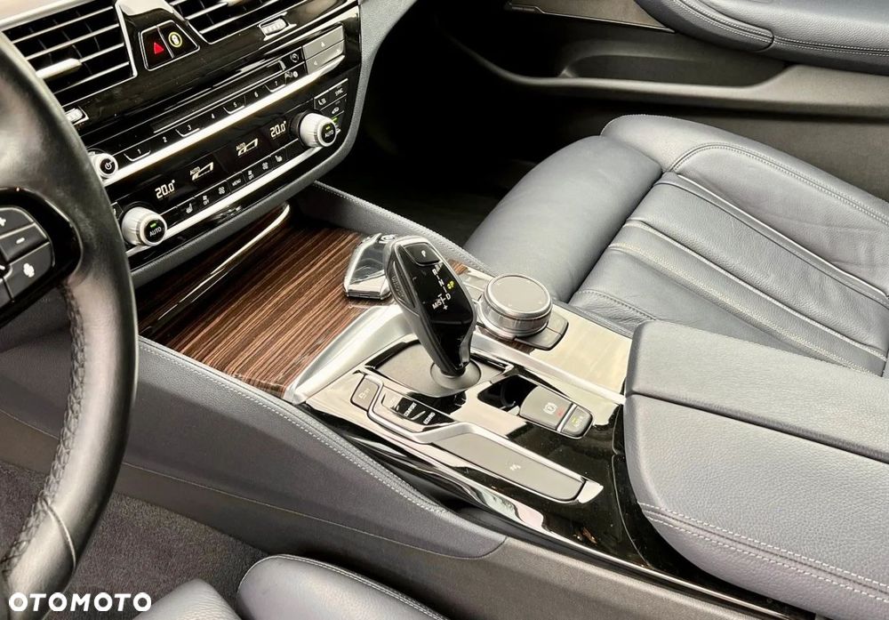 BMW Seria 5 520d M Sport Edition - 28