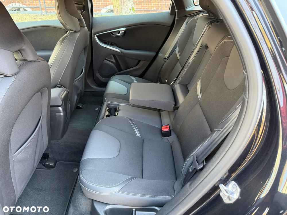 Volvo V40 D4 Inscription - 18