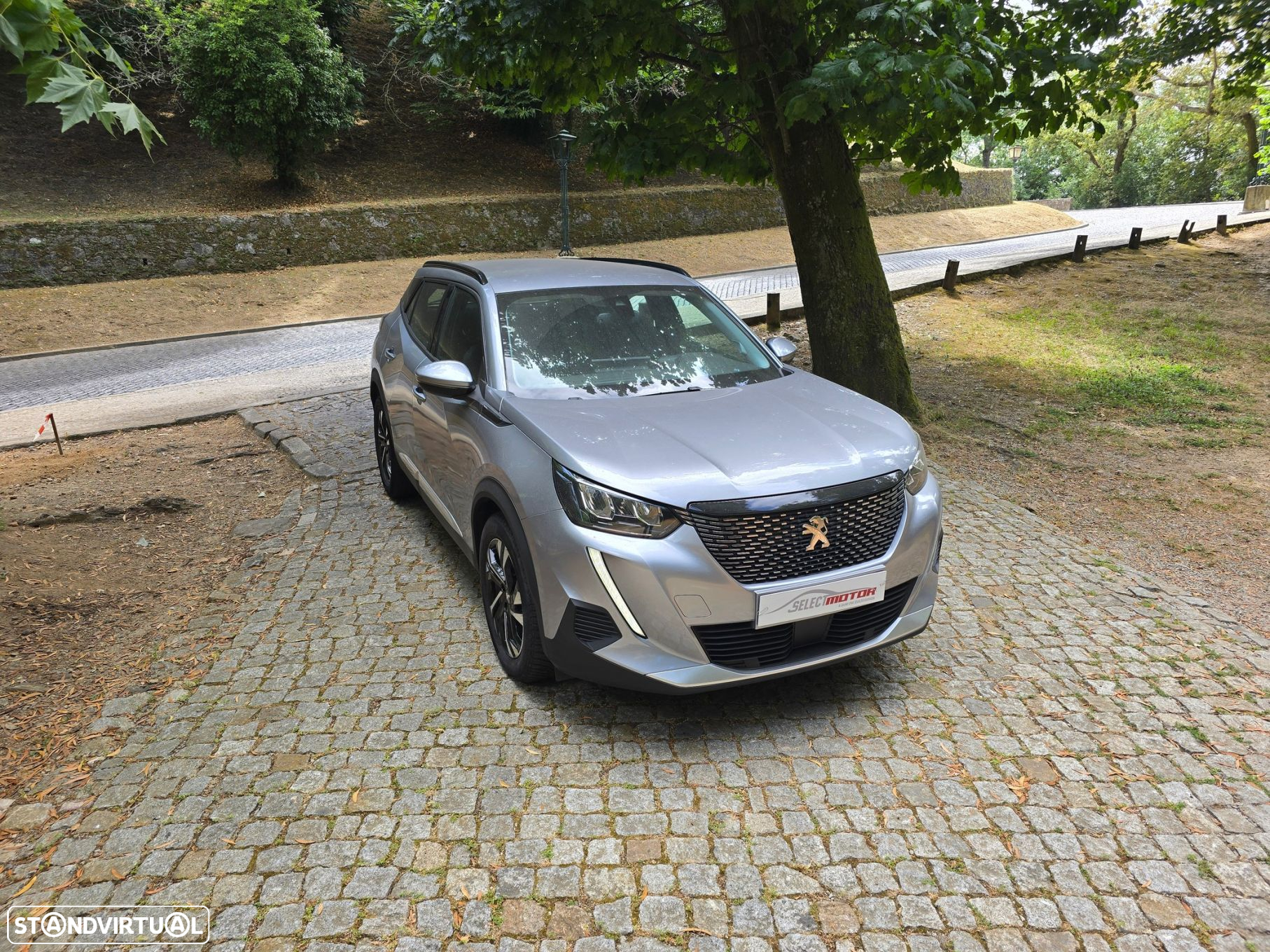Peugeot 2008 1.2 PureTech Allure - 2