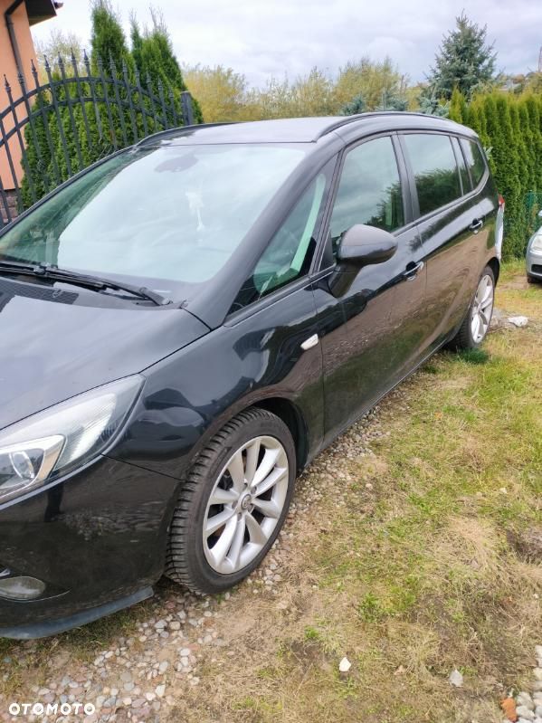 Opel Zafira 2013 photo 2