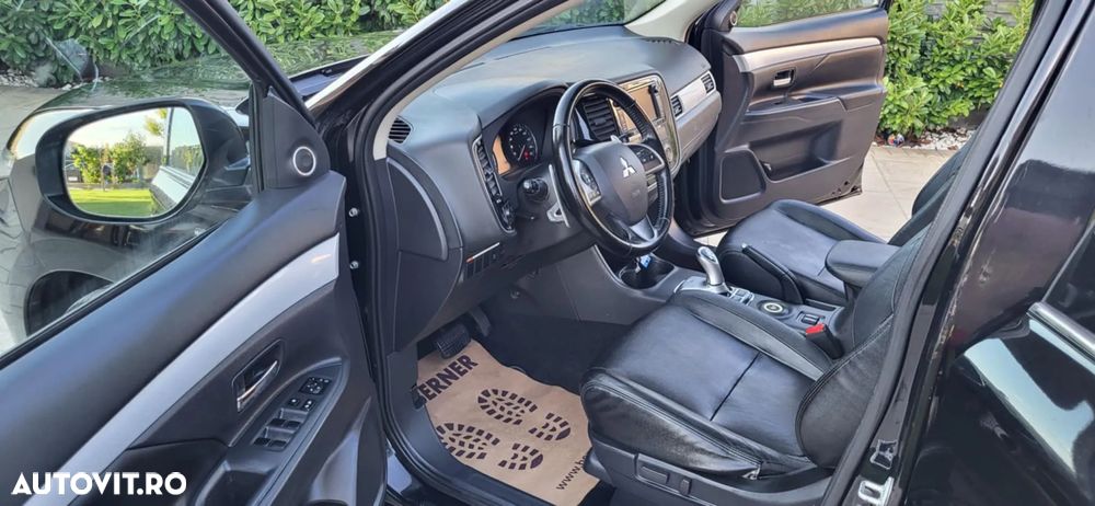 Mitsubishi Outlander - 15