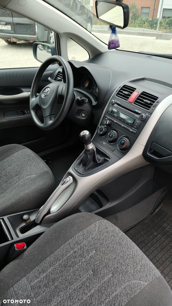 Toyota Auris 1.4 D-4D Luna - 10