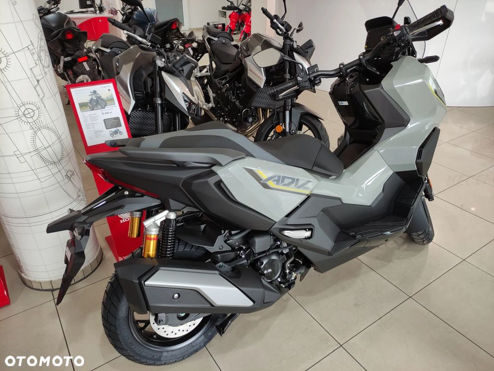 Honda ADV350 - 3