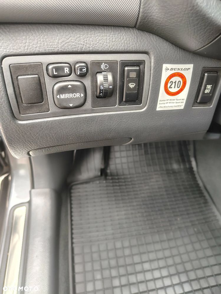Toyota Avensis 2.2 D-4D X Premium - 24