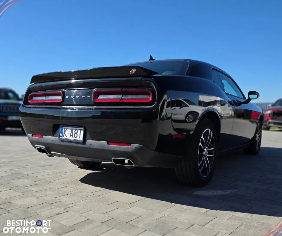 Dodge Challenger - 9