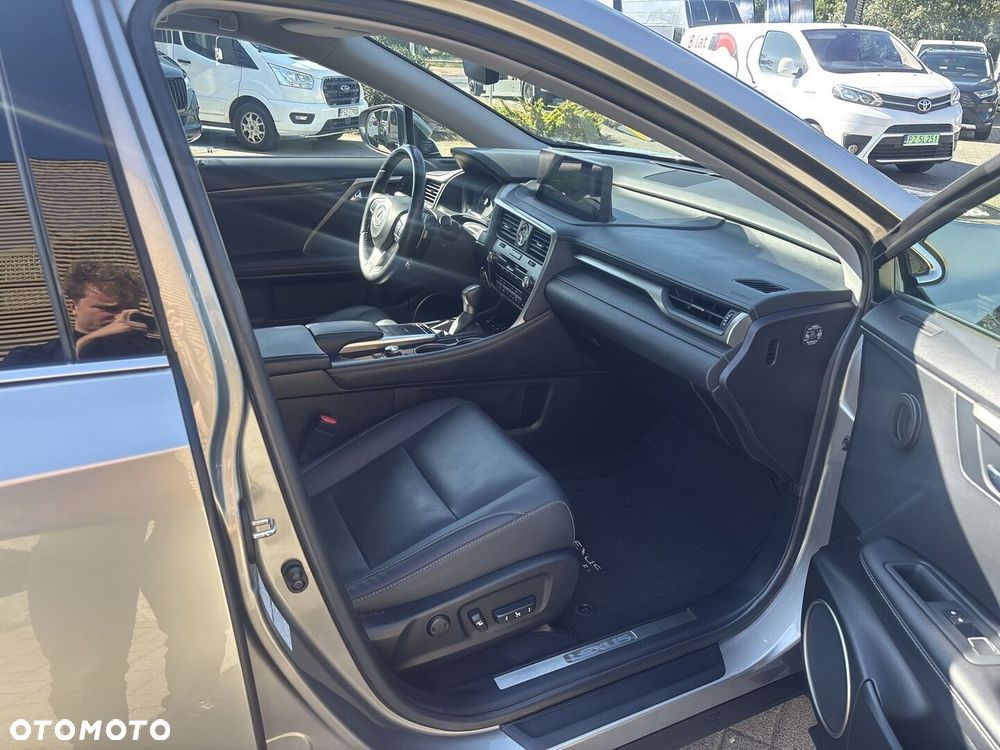 Lexus RX - 12