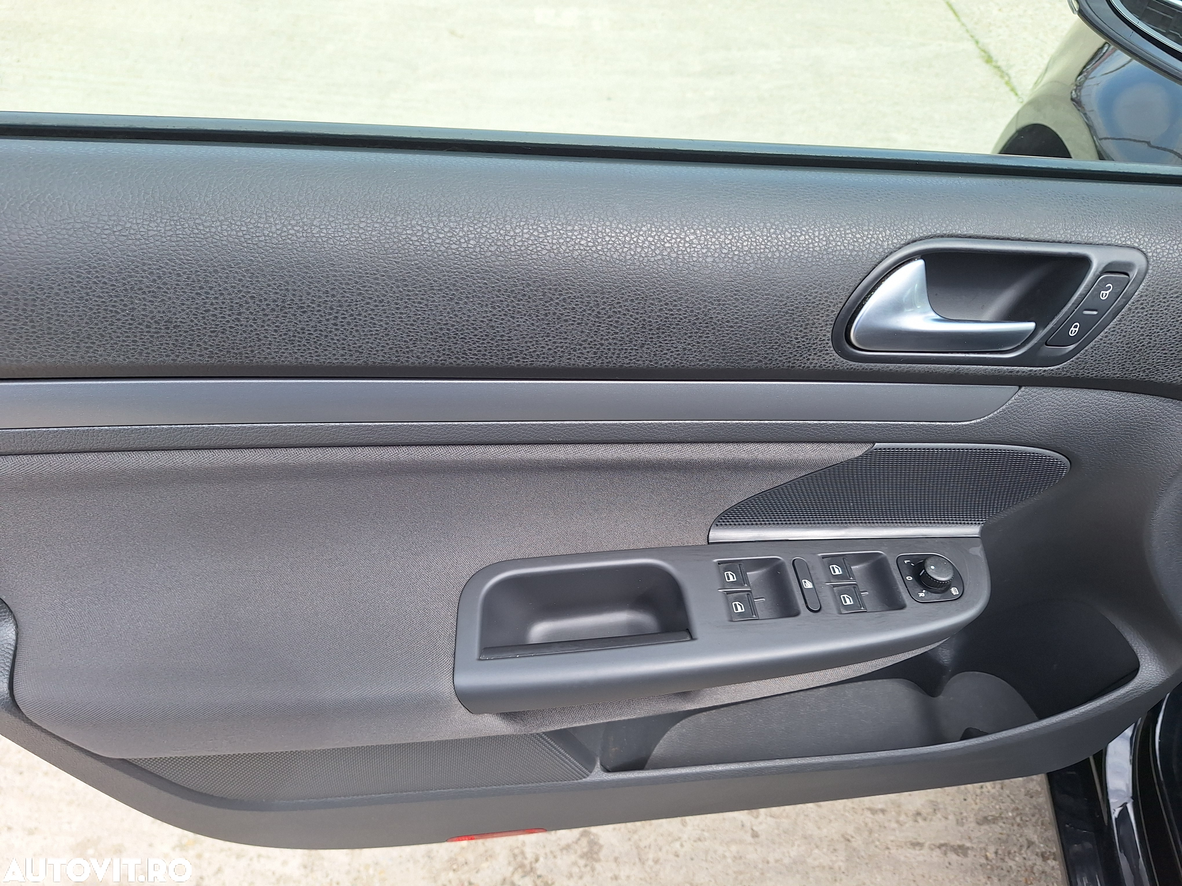 Volkswagen Golf 1.6 Highline - 18