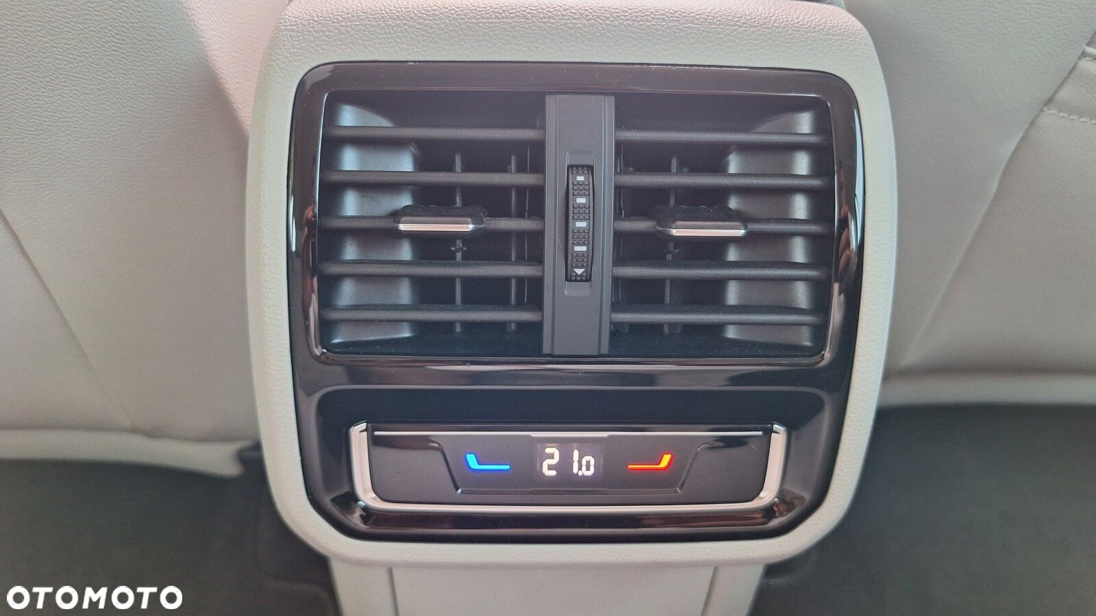 Volkswagen Passat 2.0 TDI Business DSG - 18