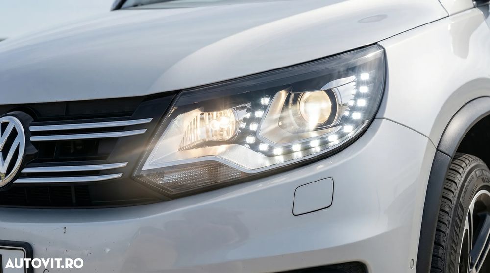 Volkswagen Tiguan 2.0 TDI 4Motion DSG Sport & Style - 9