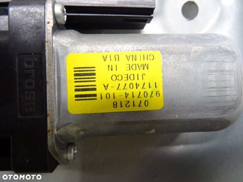 VOLVO V70 III 07-12 2.4D PODNOŚNIK SZYB PRAWY PRZÓD PRZEDNI - 4