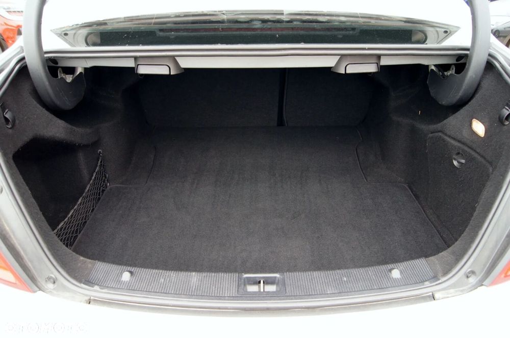 Mercedes-Benz Klasa C 250 CDI Avantgarde Edition - 26