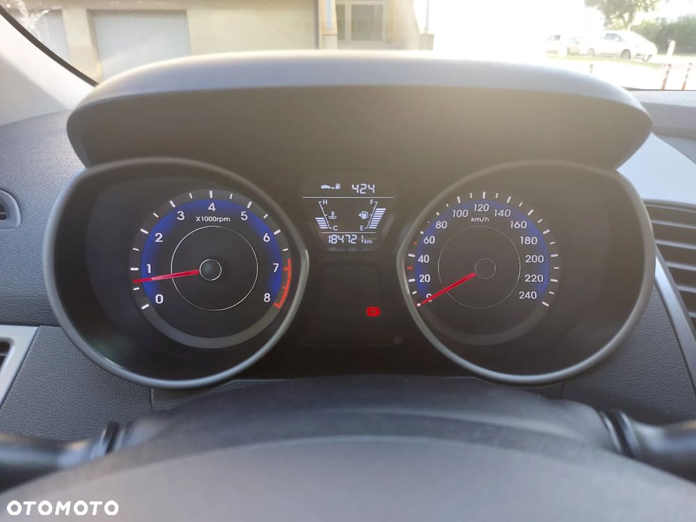 Hyundai Elantra 1.6 Classic + - 7