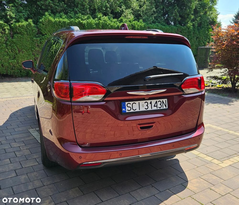 Chrysler Pacifica - 12