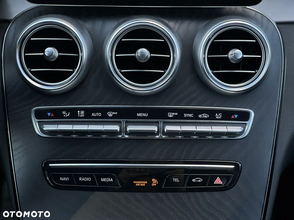 Mercedes-Benz Klasa C 300 T 9G-TRONIC Night Edition - 22